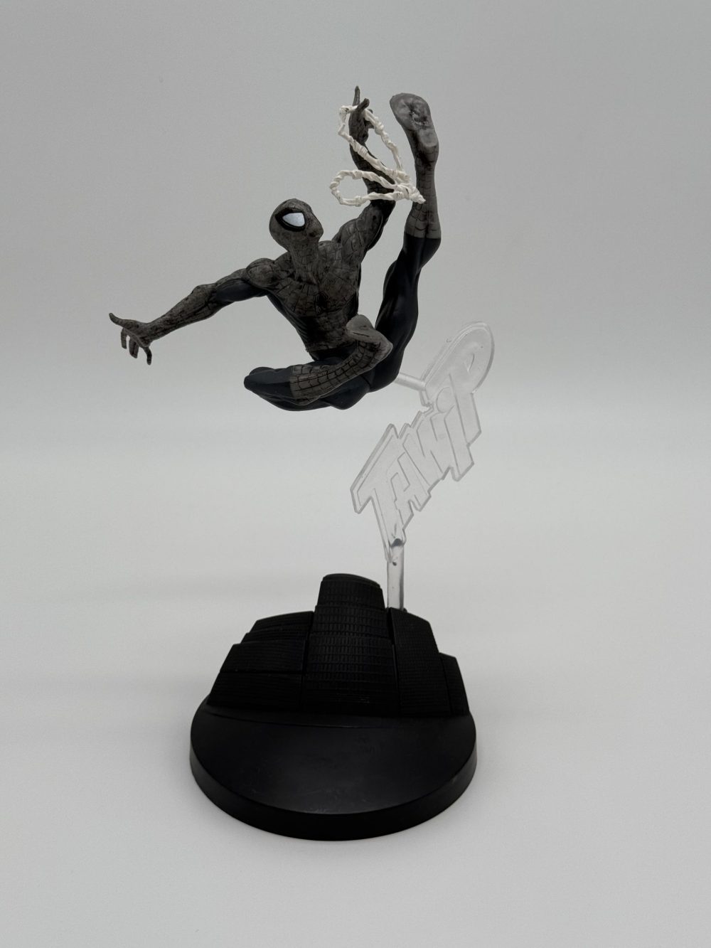 اکشن فیگور اسپایدرمن 2 رنگ خاکستری - Image 2