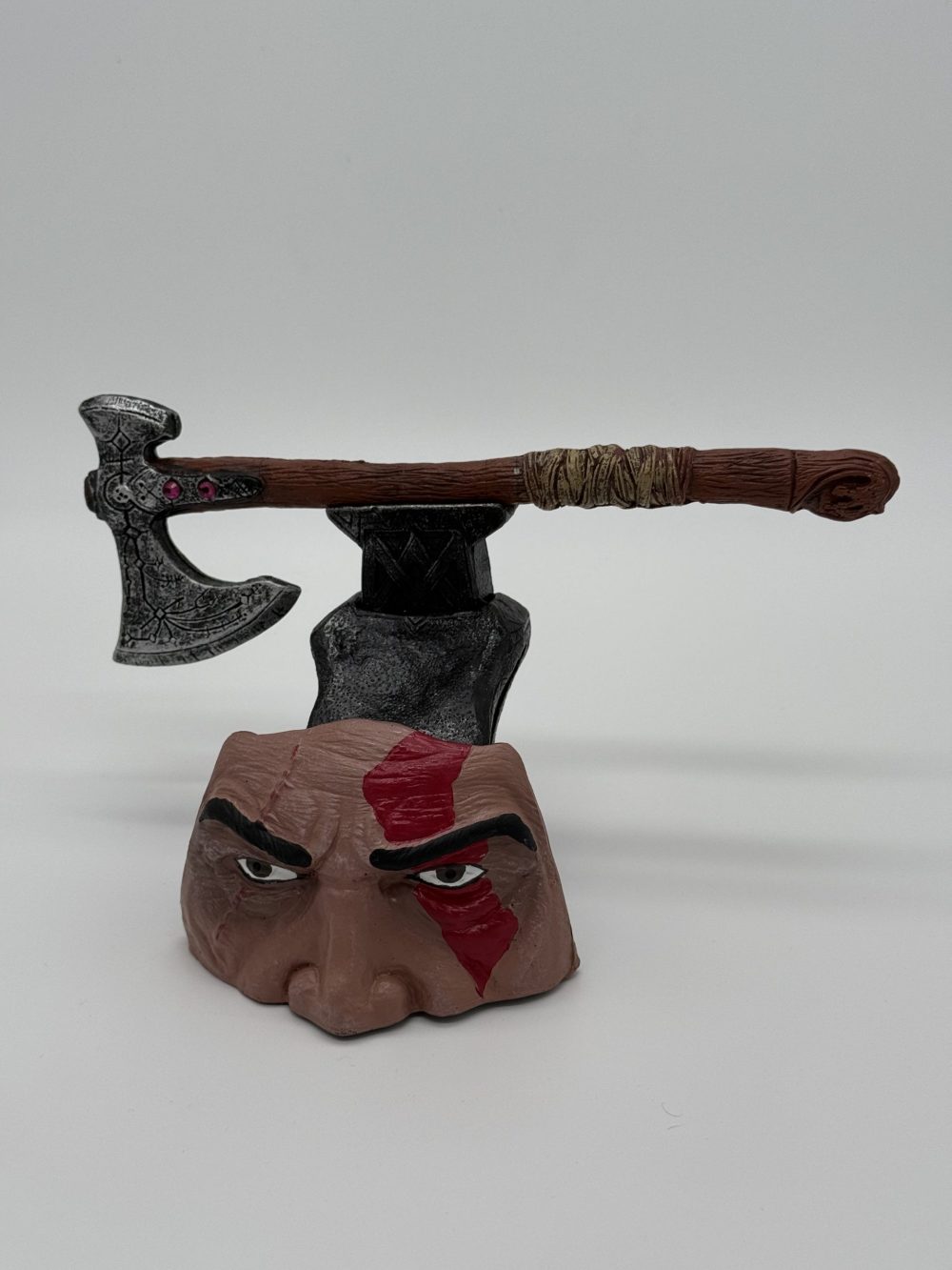 استند و نگهدارنده دسته مدل تبر God of War