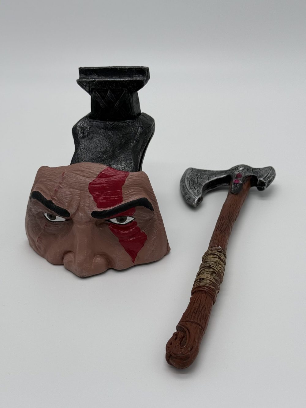 استند و نگهدارنده دسته مدل تبر God of War - Image 2