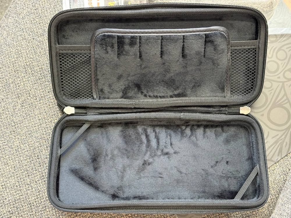 کیف حمل کنسول نینتندو سوویچ اولد مدل زلدا برند IINE - کد C - Image 3